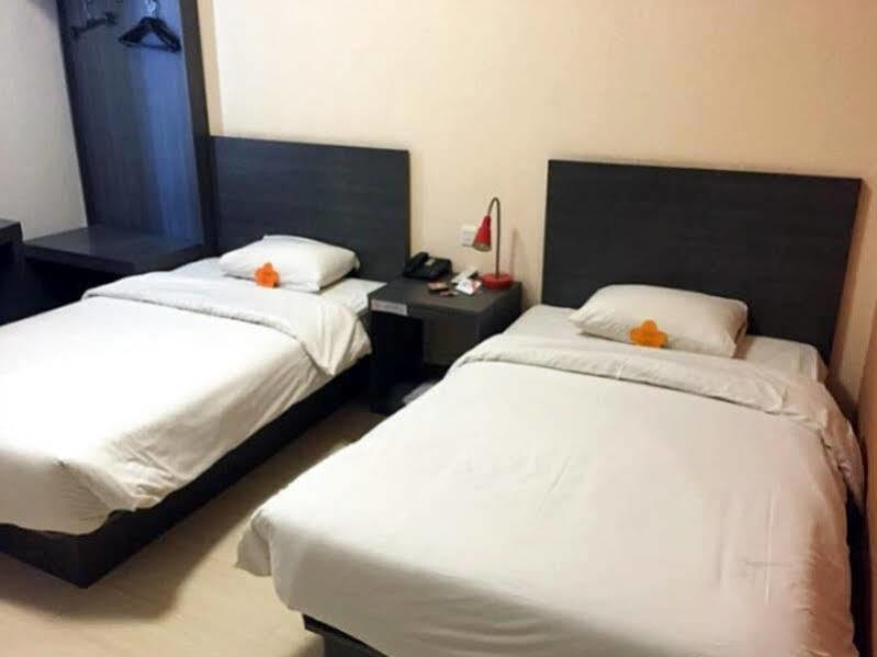 Отель Ibis Beijing Capital Airport Шуньи Экстерьер фото