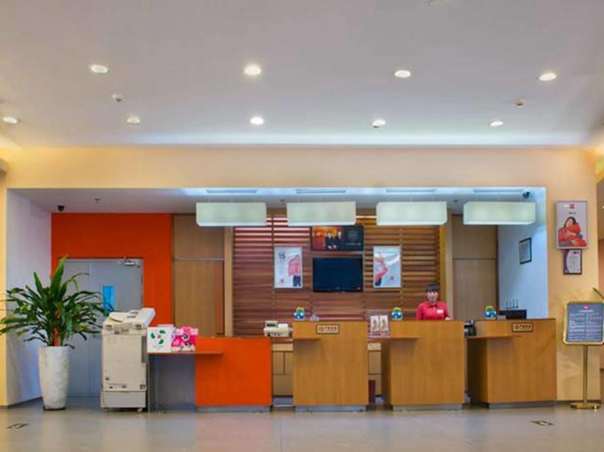 Отель Ibis Beijing Capital Airport Шуньи Экстерьер фото