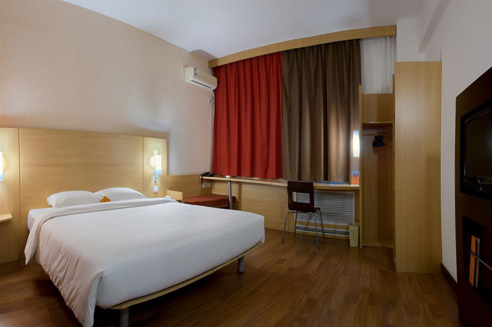 Отель Ibis Beijing Capital Airport Шуньи Экстерьер фото